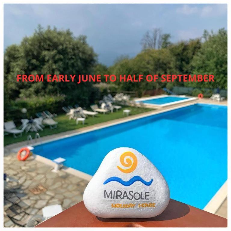 Mirasole Holiday House Leggiuno Kültér fotó